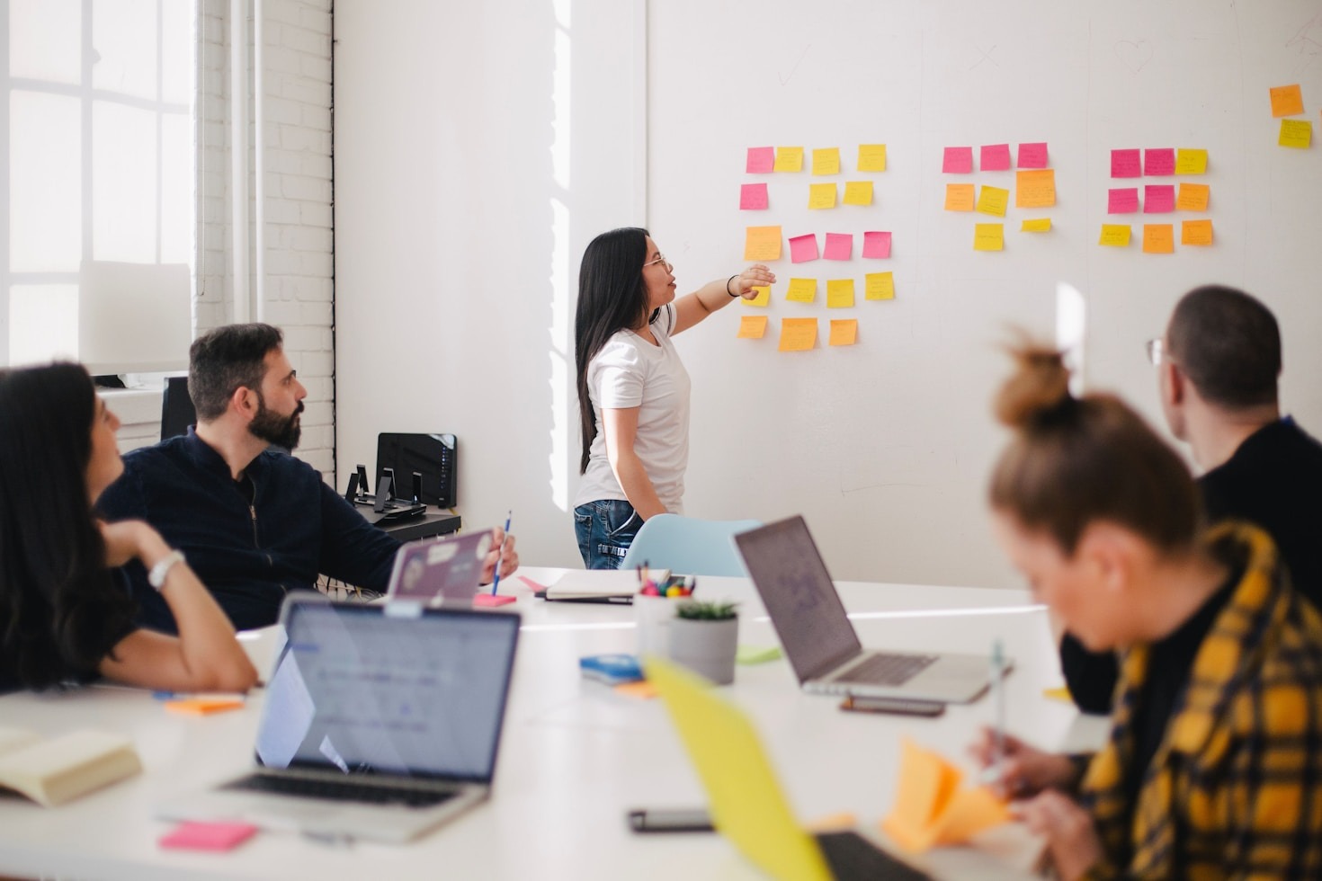 Estratégias para engajar empresas no ambiente escolar